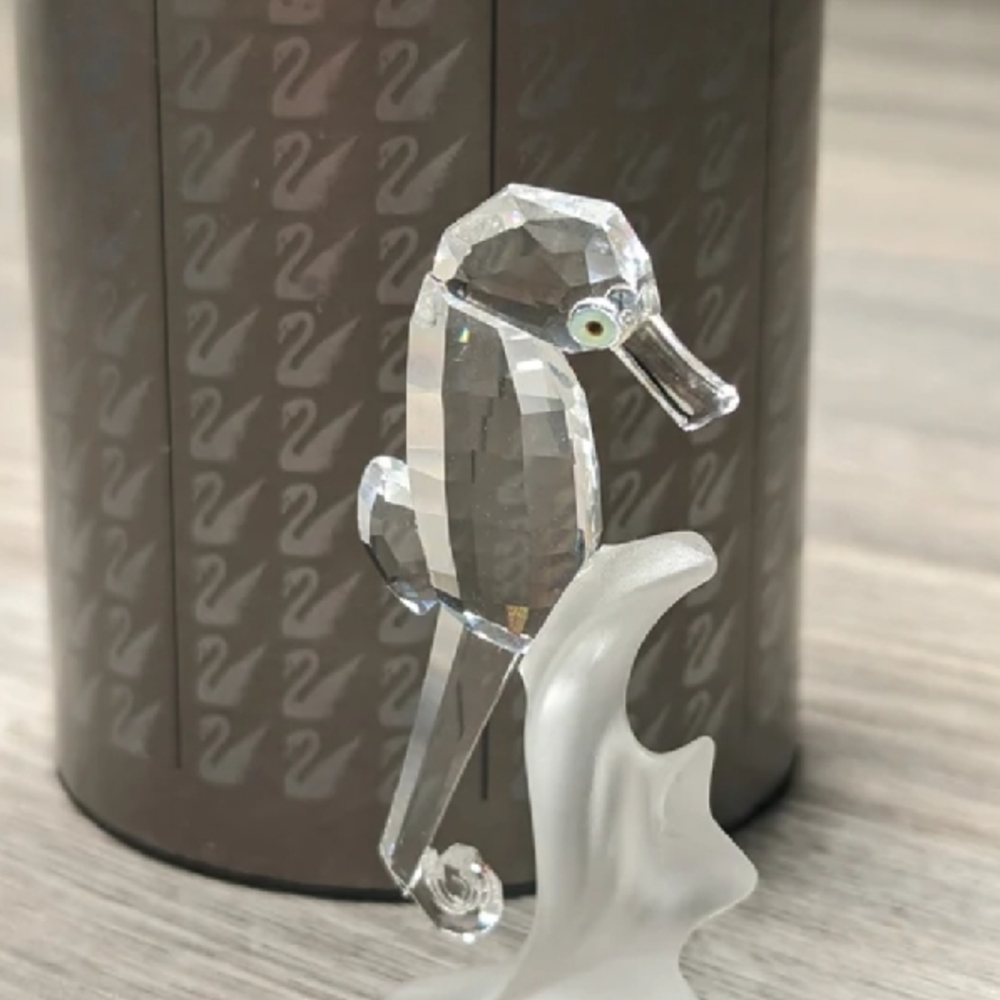 Swarovski Crystal Seahorse Figurine - Picture 2 of 5